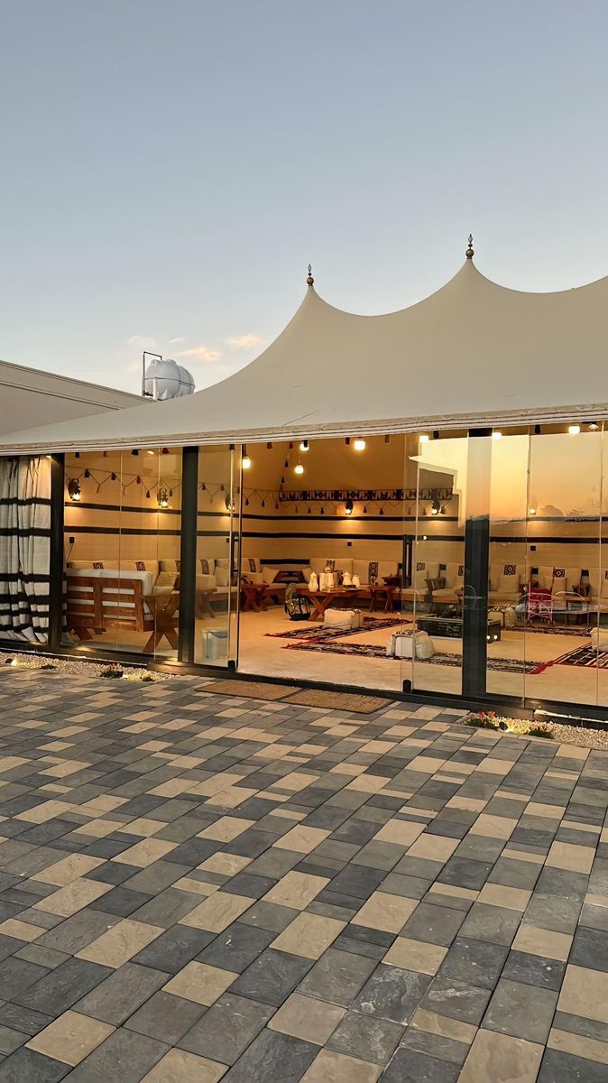 خيام / عريش للظل